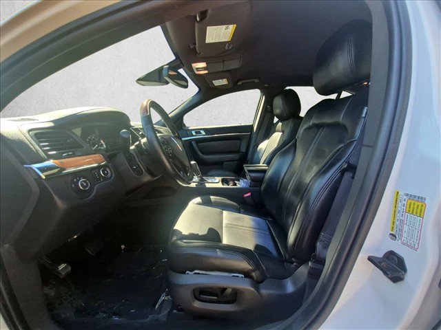 Used 2013 Lincoln MKS AWD image 16