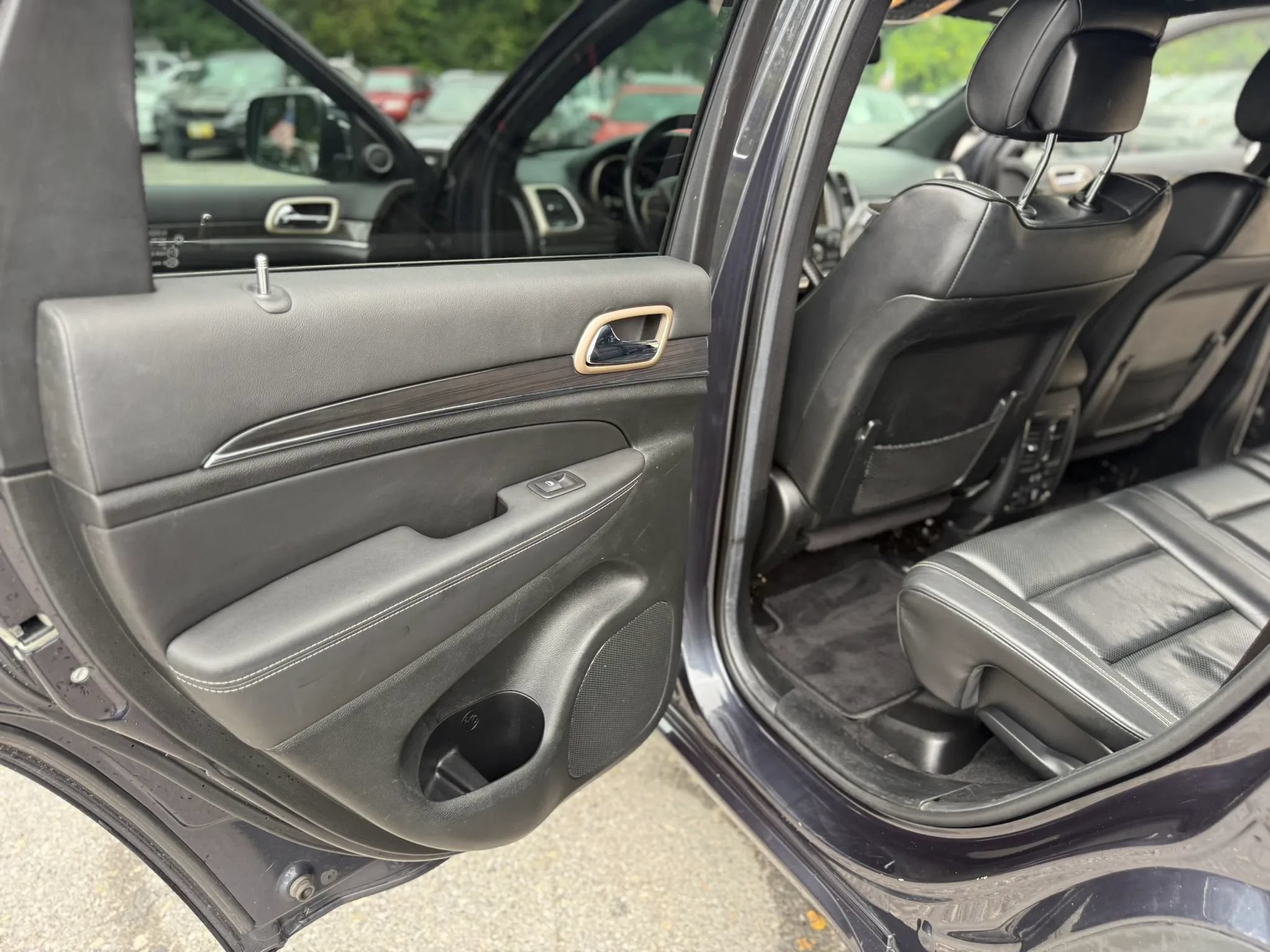 Used 2014 Jeep Grand Cherokee Overland AWD/4WD image 16