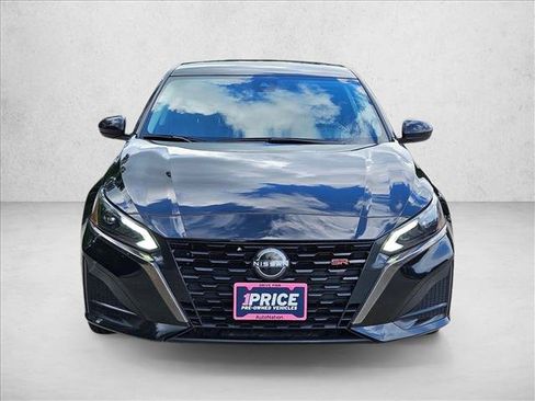 Used 2024 Nissan Altima 2.5 SR FWD image 2