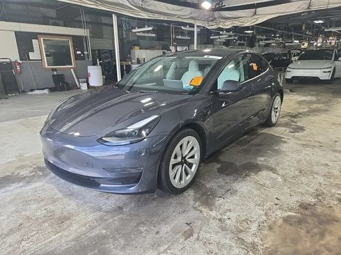 Used 2023 Tesla Model 3 Standard Range RWD image 3