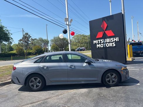 Used 2023 Kia K5 LXS FWD image 2