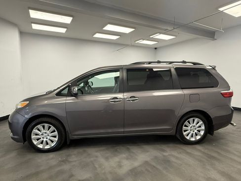 Used 2015 Toyota Sienna XLE w/ XLE Navigation Package AWD/4WD image 3