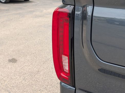 Used 2019 GMC Sierra 1500 Denali w/ Denali Ultimate Package AWD/4WD image 9