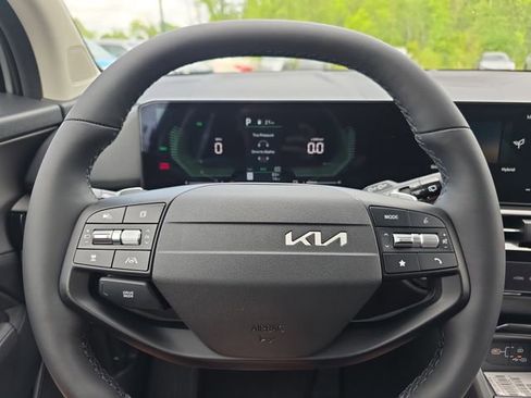 New 2026 Kia Sportage LX FWD image 8