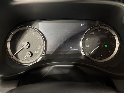 Used 2023 Toyota Highlander XLE AWD/4WD image 20