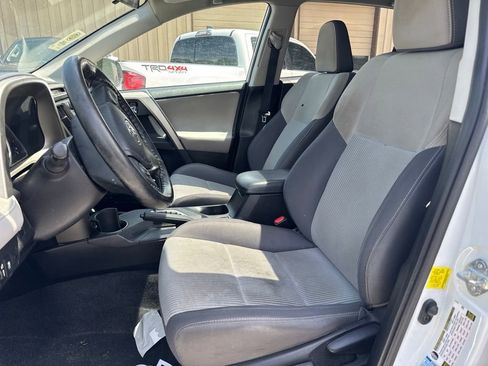 Used 2015 Toyota RAV4 XLE AWD/4WD image 6