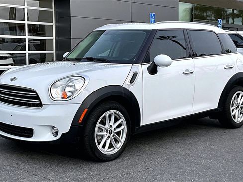 Used 2016 MINI Cooper Countryman w/ Premium Package image 1
