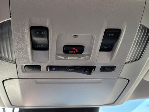 Used 2024 Toyota Highlander XLE image 33