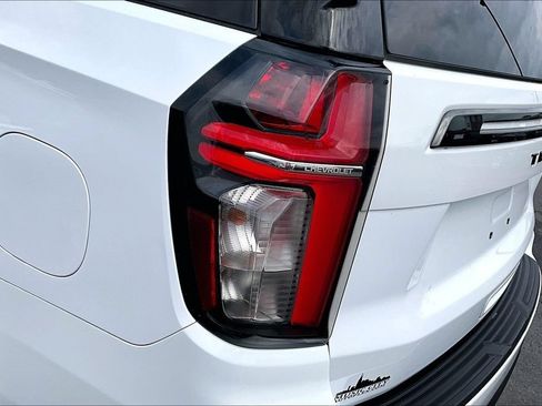 Used 2022 Chevrolet Tahoe Z71 w/ Luxury Package AWD/4WD image 25