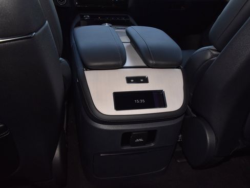 New 2025 Lincoln Navigator L Reserve w/ Jet Appearance Package image 19