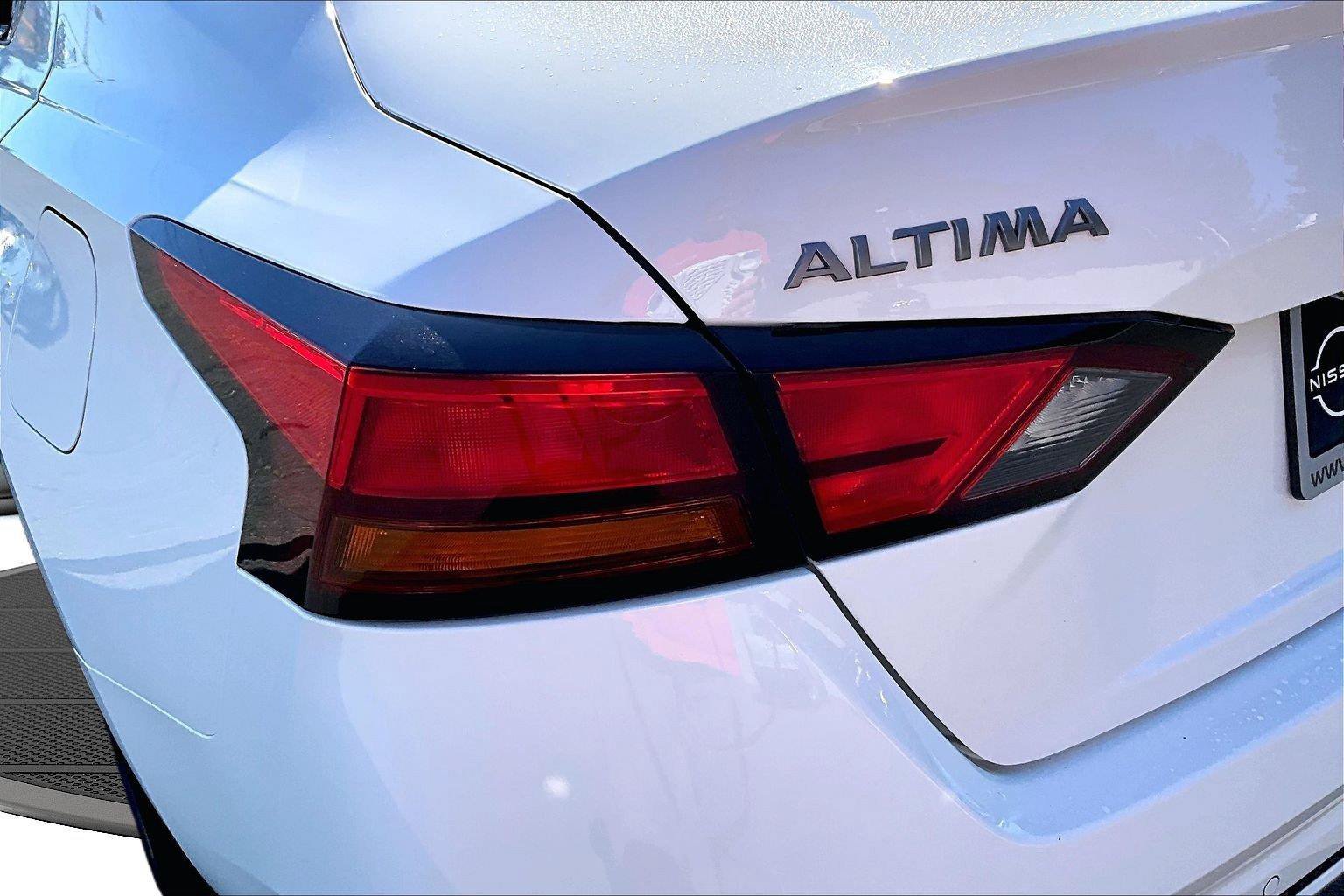 Used 2025 Nissan Altima 2.5 SV FWD image 23