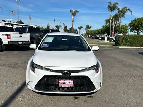 Used 2022 Toyota Corolla LE w/ Carpet Mat Package (TMS) image 8