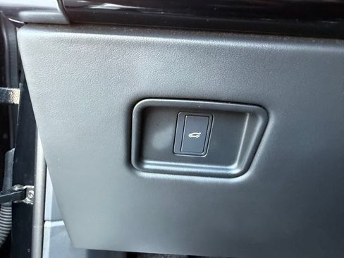 Used 2023 Land Rover Range Rover SE AWD/4WD image 18