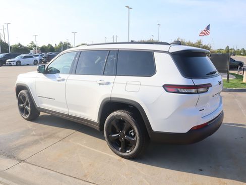 New 2026 Jeep Grand Cherokee L Limited w/ Limited Altitude Package AWD/4WD image 26