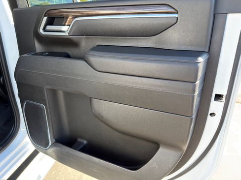 Used 2025 Chevrolet Silverado 2500 LT w/ Convenience Package image 13