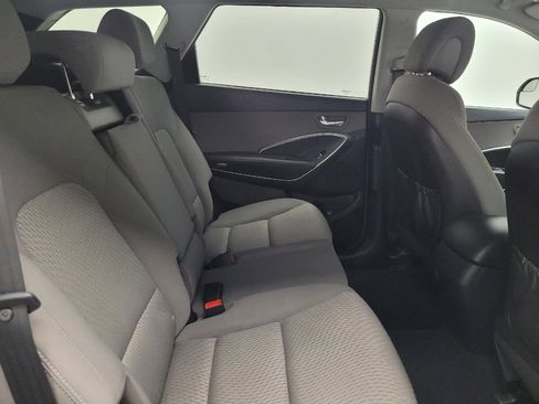 Used 2017 Hyundai Santa Fe SE image 19