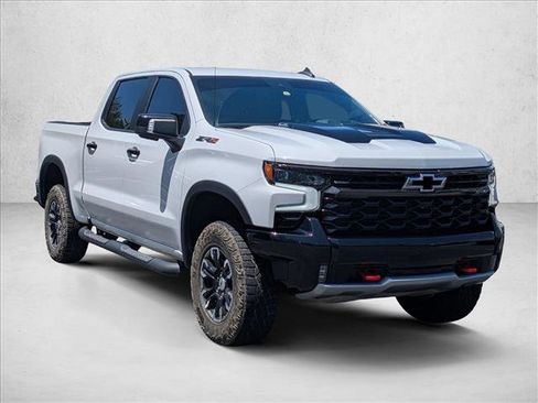 Used 2022 Chevrolet Silverado 1500 ZR2 w/ Technology Package image 3