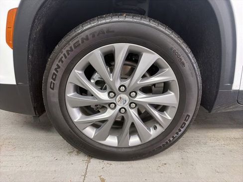 Used 2025 Buick Enclave Preferred AWD/4WD image 27
