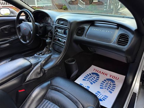 Used 2004 Chevrolet Corvette Coupe w/ Preferred Equipment Group image 59