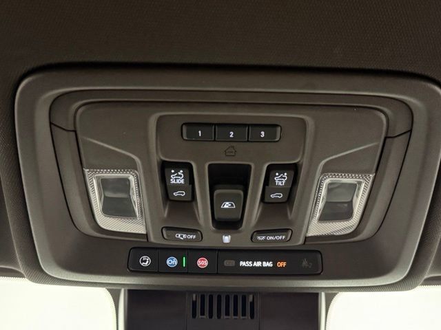 Used 2025 Chevrolet Silverado 1500 LTZ w/ LTZ Premium Package AWD/4WD image 28