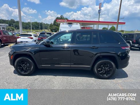Used 2025 Jeep Grand Cherokee Altitude AWD/4WD image 10