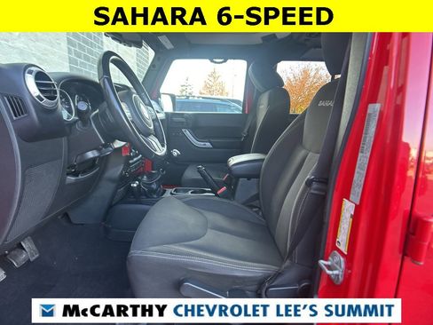 Used 2018 Jeep Wrangler Unlimited Sahara w/ Dual Top Group image 20