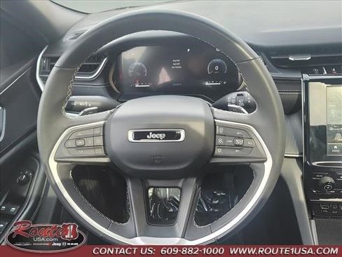 Used 2023 Jeep Grand Cherokee Altitude image 29