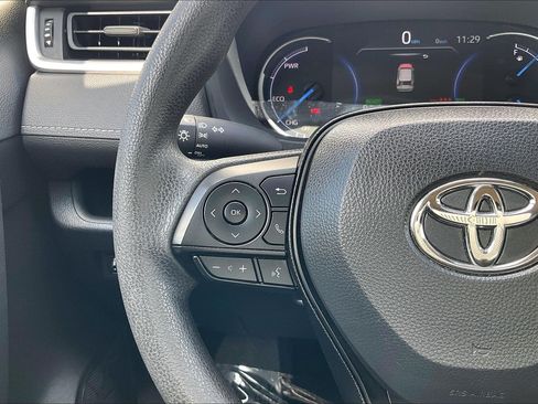 Used 2025 Toyota RAV4 XLE AWD/4WD image 23