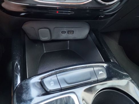 Used 2024 Chevrolet Trax LT w/ Driver Confidence Package image 30