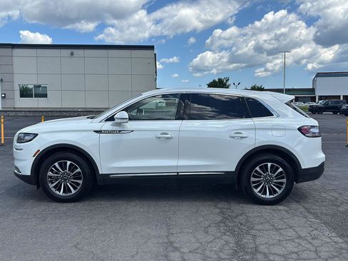 Used 2023 Lincoln Nautilus AWD w/ Premium Package image 4