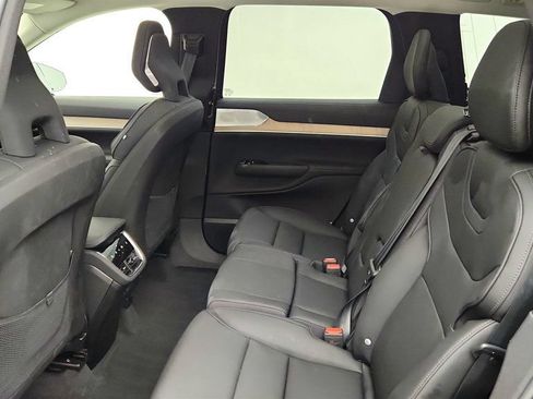 Used 2025 Volvo EX90 Ultra AWD/4WD image 18
