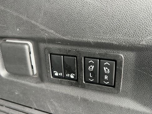 Used 2021 Chevrolet Tahoe High Country AWD/4WD image 34