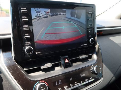 Used 2021 Toyota Corolla LE FWD image 15