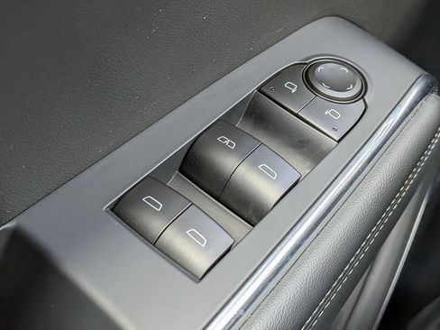 Certified 2026 GMC Acadia Elevation w/ Elevation Premium Package FWD image 22