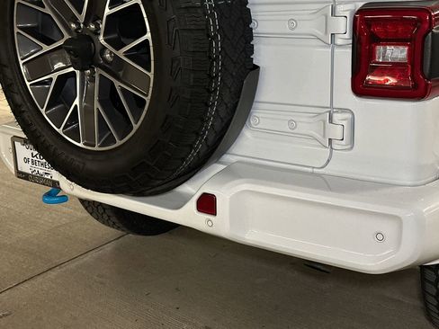 Used 2024 Jeep Wrangler High Altitude AWD/4WD image 5