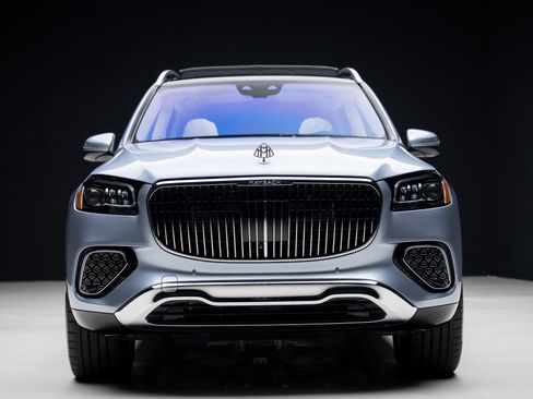Used 2025 Mercedes-Benz Maybach GLS 600 4MATIC image 8
