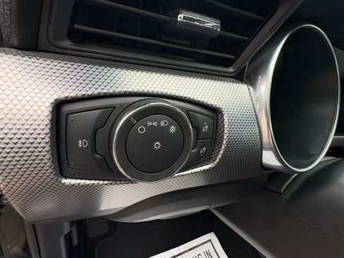 Used 2018 Ford Mustang GT RWD image 25
