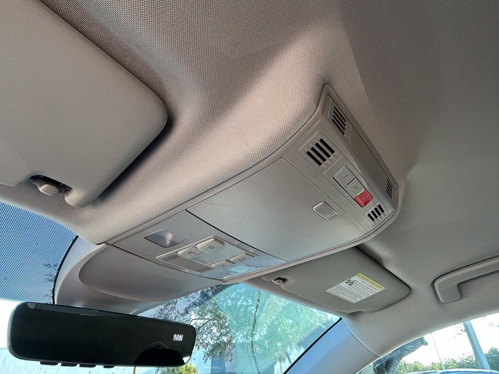 Certified 2023 Volkswagen Taos SE FWD image 31