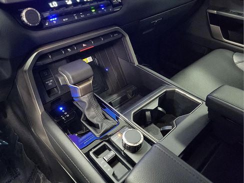 Certified 2025 Toyota Tundra Limited AWD/4WD image 17