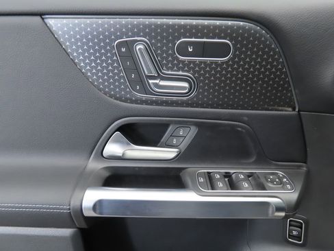 Certified 2025 Mercedes-Benz GLB 250 image 23