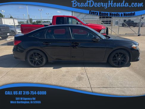 Used 2023 Honda Civic Sport image 1