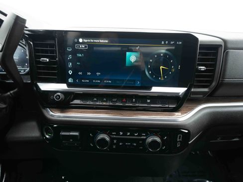 Used 2025 Chevrolet Silverado 1500 LT image 17