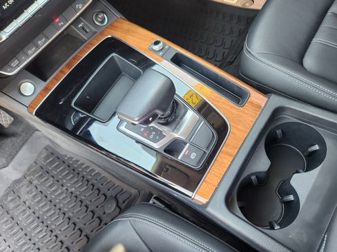 Used 2023 Audi Q5 2.0T Premium w/ Convenience Package image 16