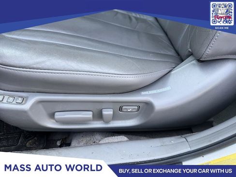Used 2000 Toyota Avalon XLS FWD image 7