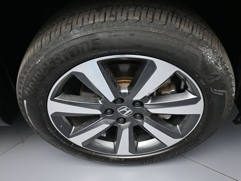 Certified 2024 Honda Pilot Touring image 13