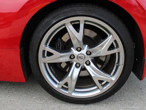 Used 2010 Nissan 370Z Touring w/ Sport Pkg RWD image 27