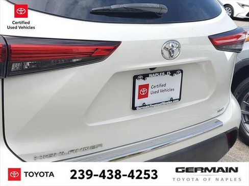 Certified 2020 Toyota Highlander XLE FWD image 18