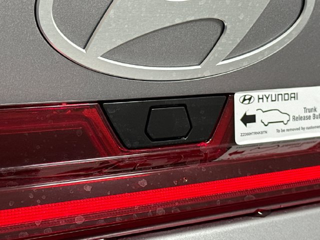 New 2025 Hyundai Elantra SEL FWD image 39