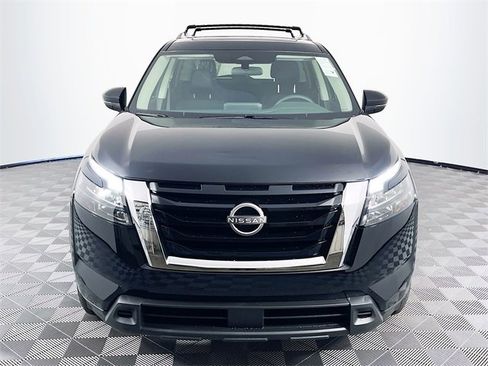 New 2025 Nissan Pathfinder SV image 3