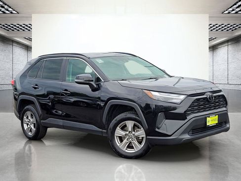 Used 2024 Toyota RAV4 XLE AWD/4WD image 2